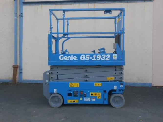 PODNOŚNIK NOŻYCOWY GENIE GS1932, 2010