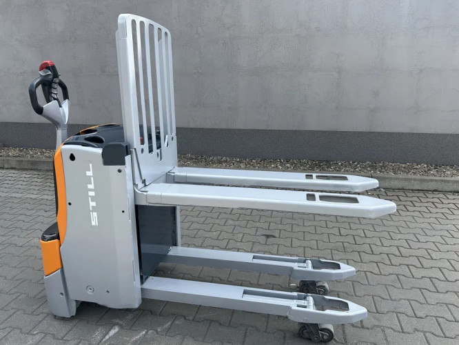 Wózek paletowy STILL EXU-18
