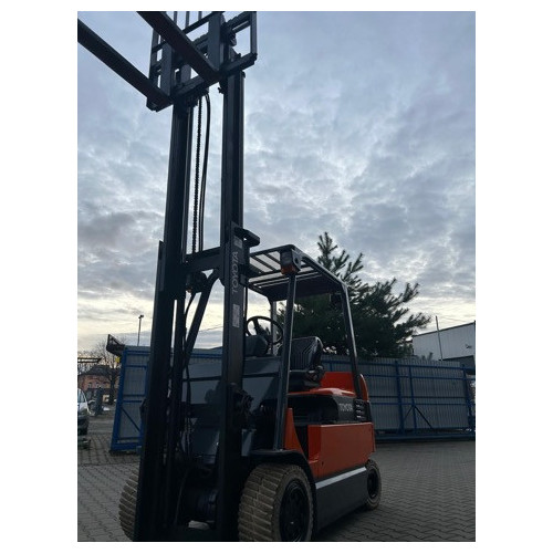 Wózek widłowy TOYOTA 7FBF30, 2013 r