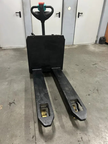 Paleciak Jungheinrich elektryczny