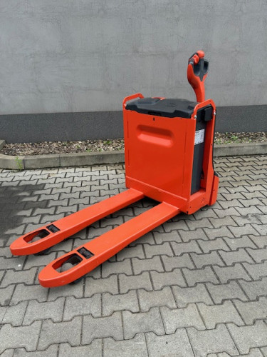 Wózek paletowy Linde T16