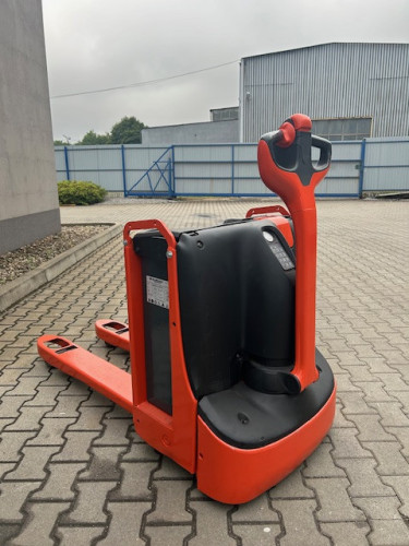 Wózek paletowy Linde T16