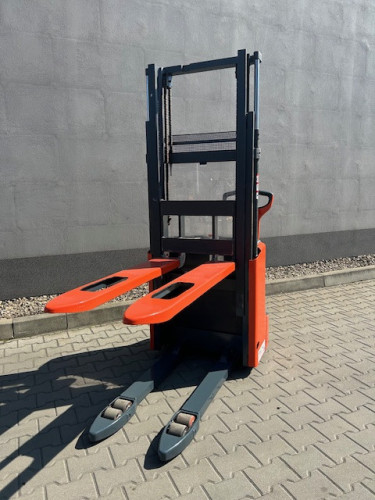 Wózek paletowy elektryczny Linde L10